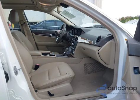 2013 Mercedes-Benz C 250 Sport from USA, damaged, VIN WDDGF4HB6DR290424